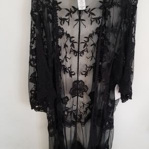 Time and Tru Black Kimono